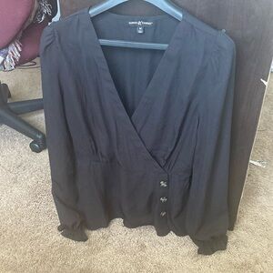 Almost Famous Black V-Neck Top